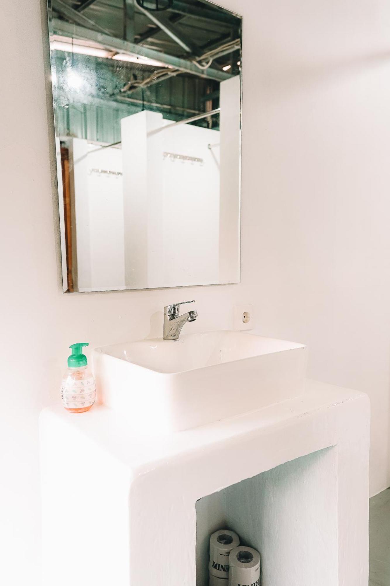 Kokos Hostel Padang City エクステリア 写真