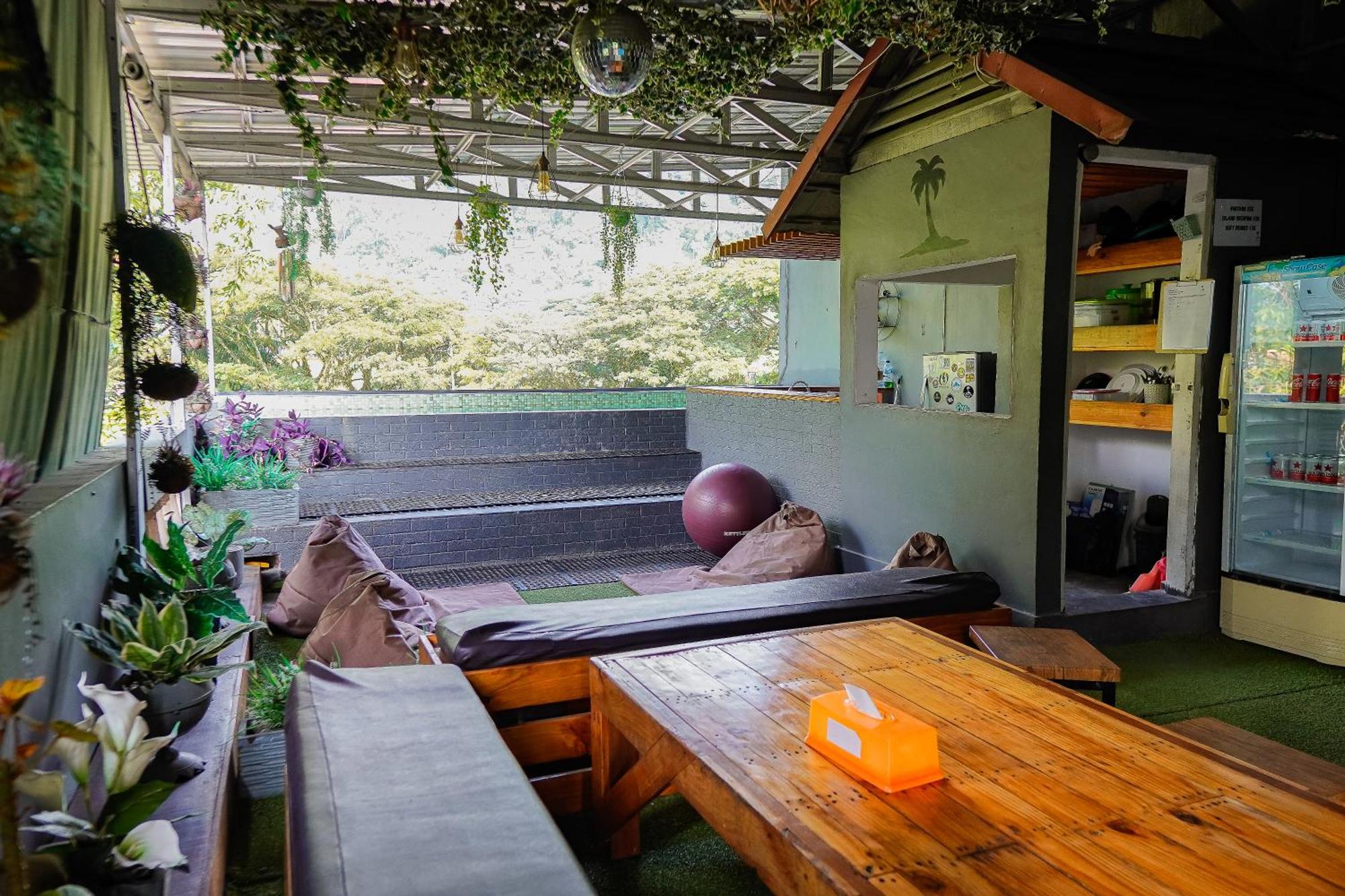 Kokos Hostel Padang City エクステリア 写真