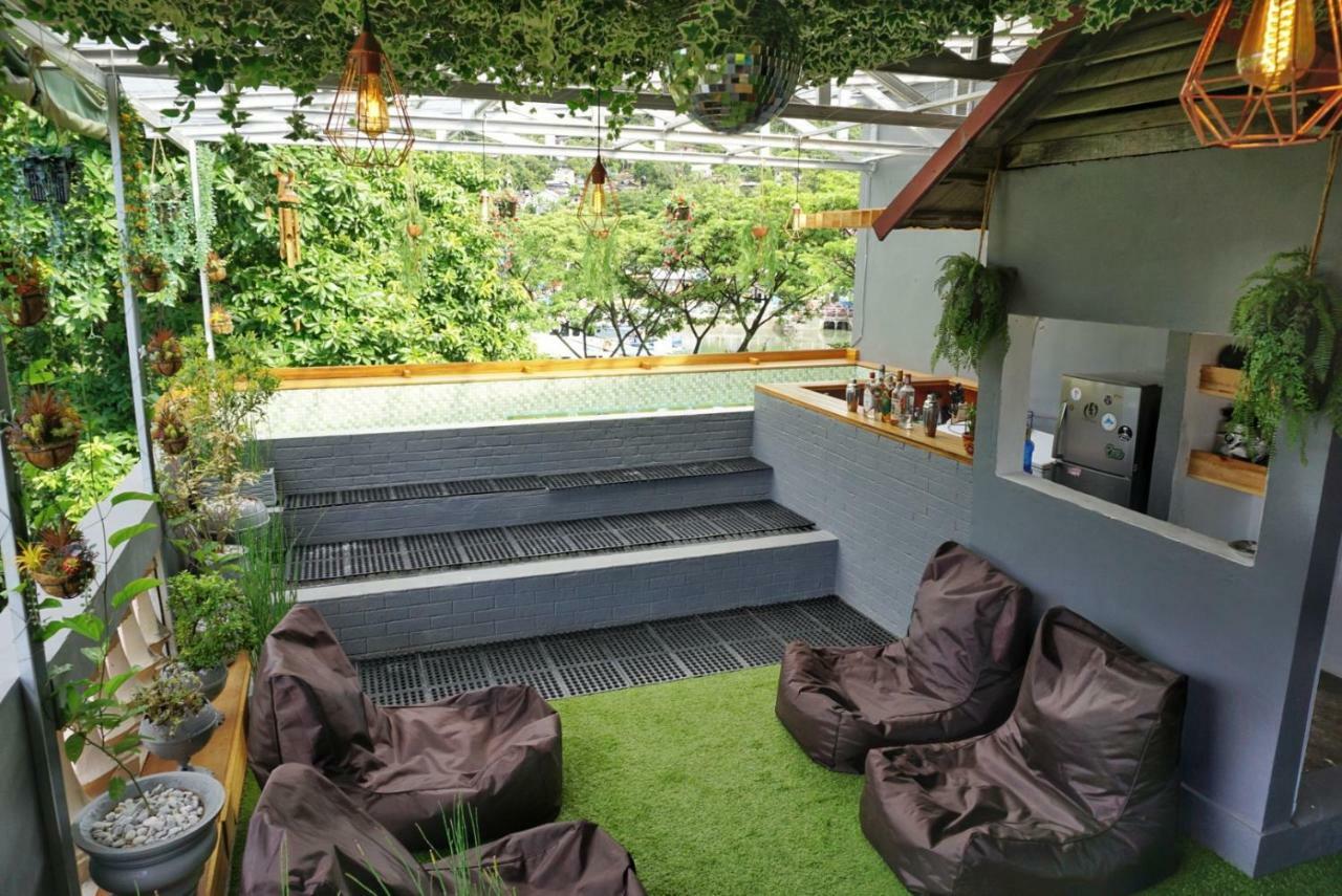 Kokos Hostel Padang City エクステリア 写真